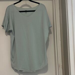 Uniqlo Light Mint V-Neck Short Sleeve tunic tee